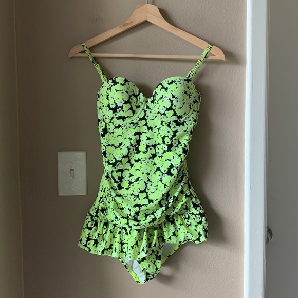 JOE BOXER Neon Green One Piece Swimsuit - Picture 2 of 7